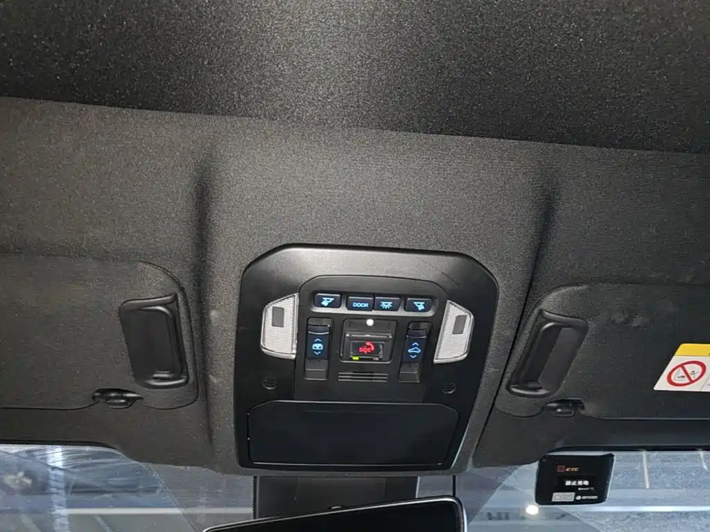 Toyota Crown Kluger — миниатюра 18