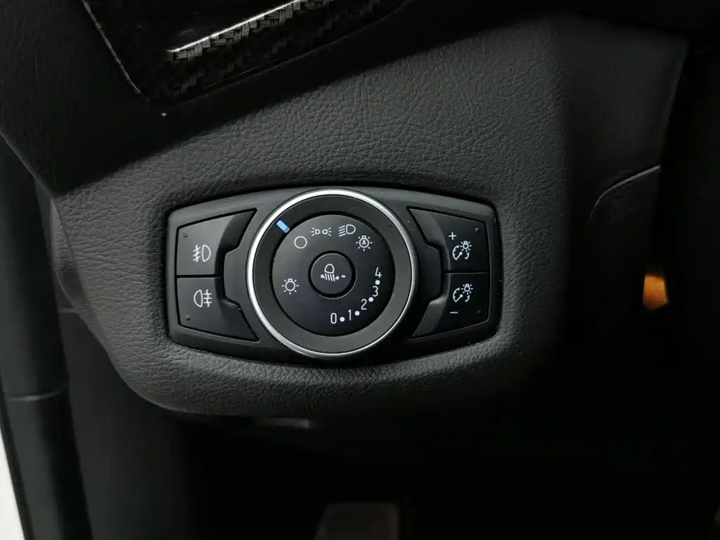 Ford Kuga — миниатюра 21