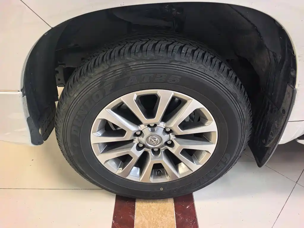Toyota Prado — миниатюра 3