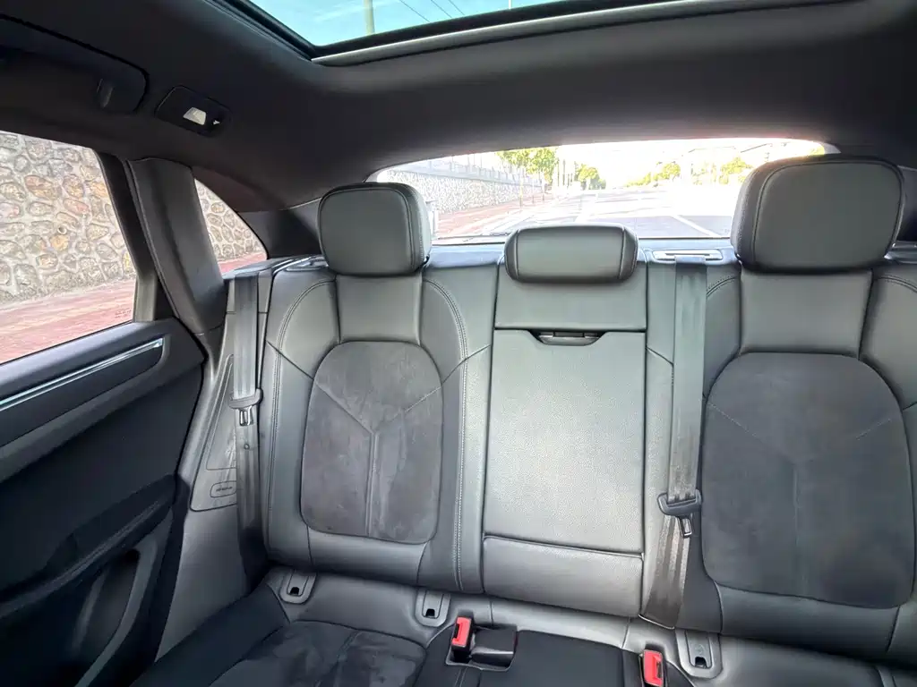 Porsche Macan — миниатюра 18