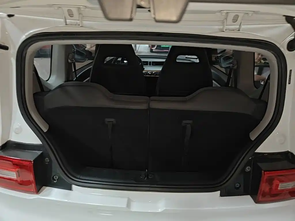 Wuling MINIEV — миниатюра 19