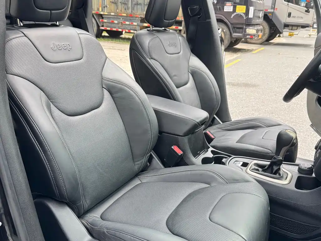 Jeep Cherokee — миниатюра 10