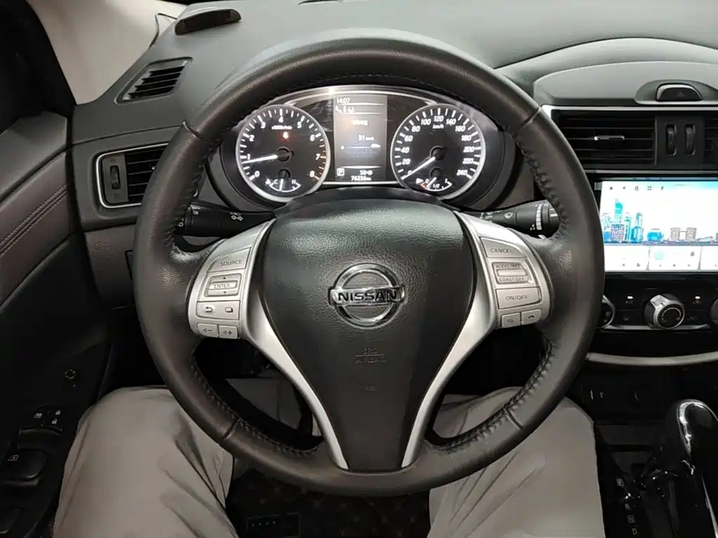 Nissan Tiida — миниатюра 11