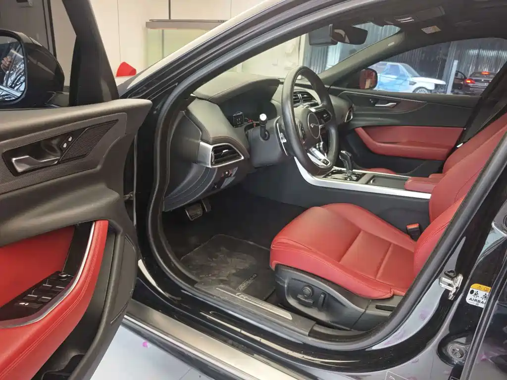 Jaguar XEL — миниатюра 4