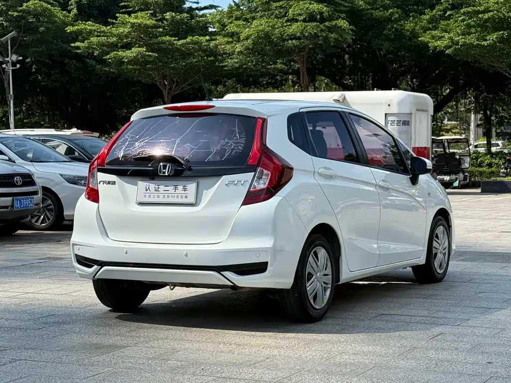 Honda Fit — миниатюра 6