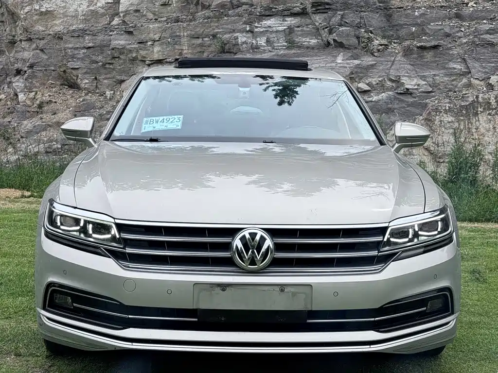 Volkswagen Phideon — миниатюра 2