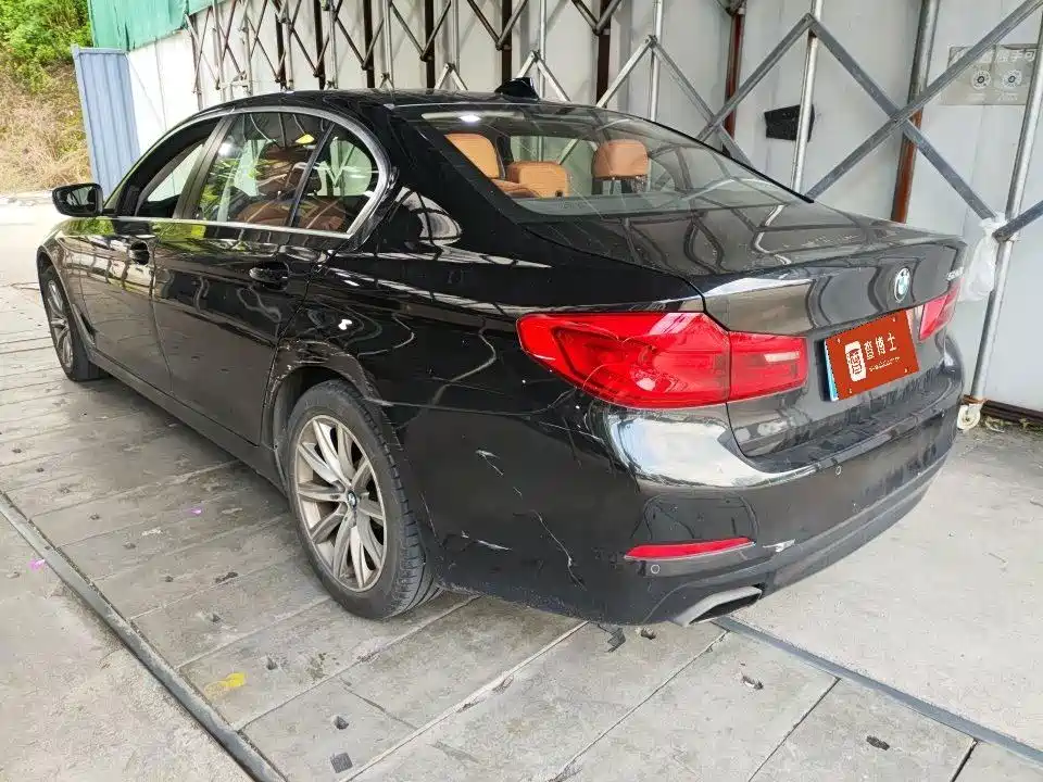 BMW 5 Series — миниатюра 4