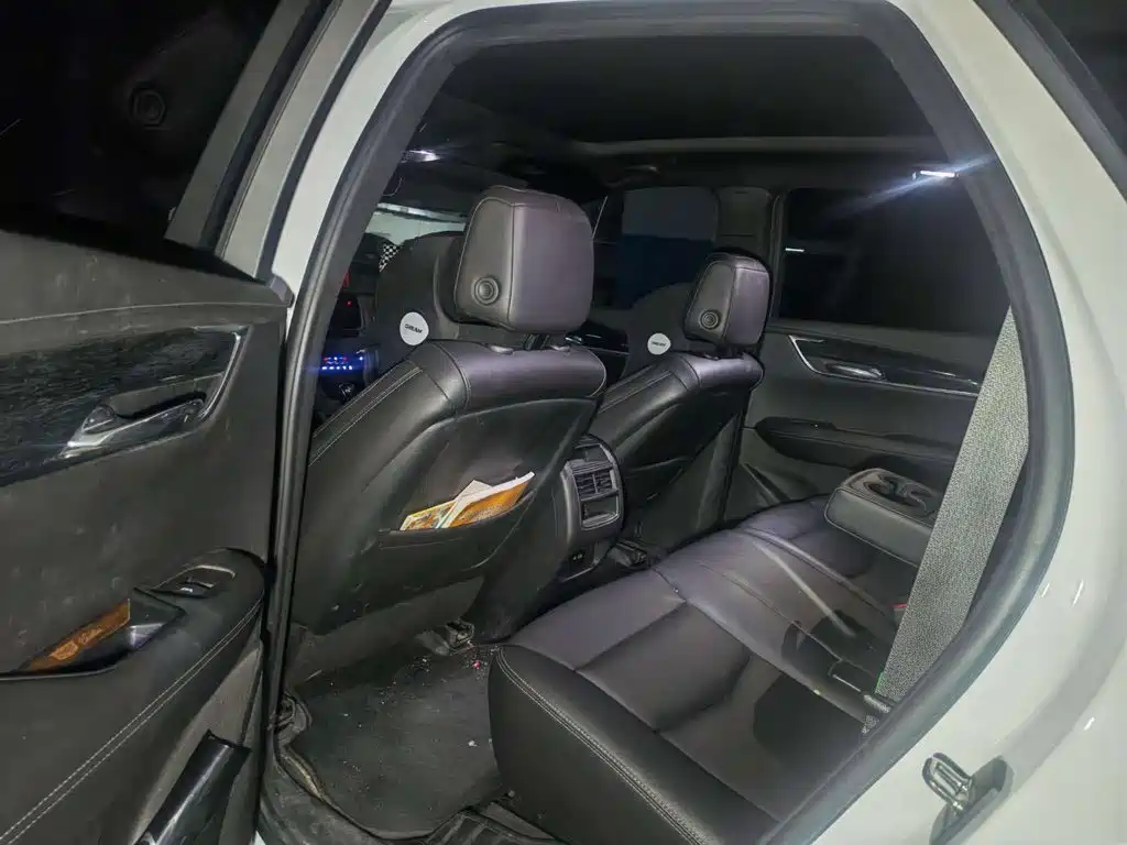 Cadillac XT5 — миниатюра 8