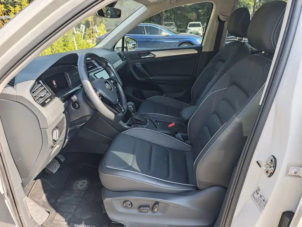 Volkswagen Tiguan L PHEV — миниатюра 11