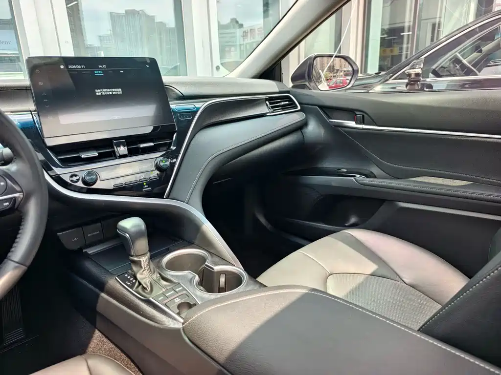 Toyota Camry — миниатюра 22