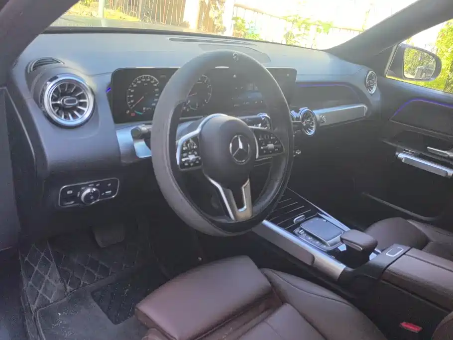 Mercedes-Benz GLB — миниатюра 12