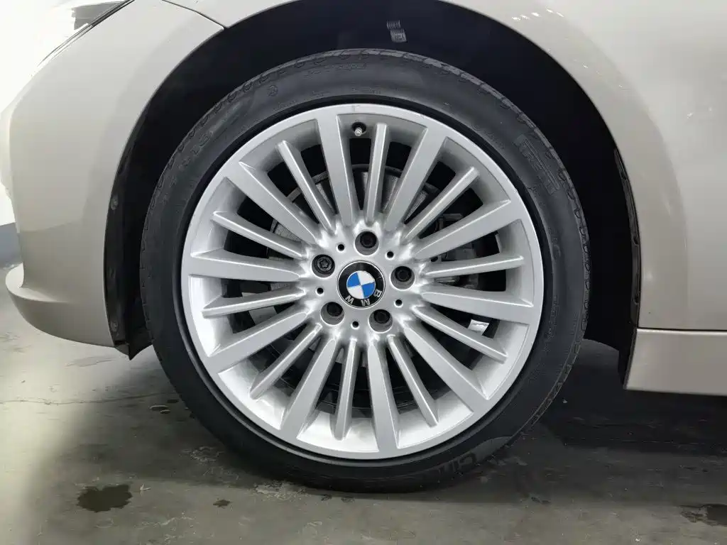 BMW 3 Series — миниатюра 17
