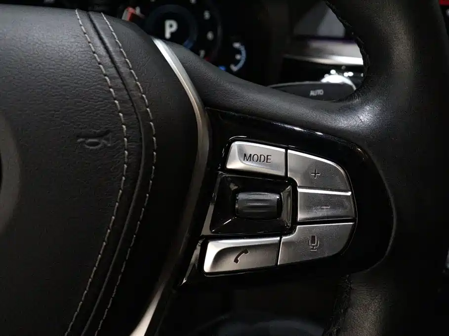 BMW 5 Series New Energy — миниатюра 15
