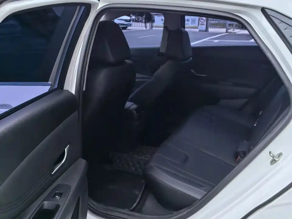 Hyundai Elantra — миниатюра 13