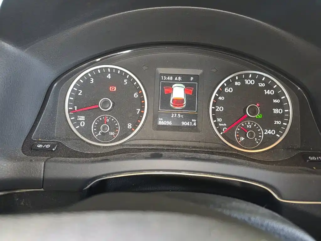 Volkswagen Tiguan — миниатюра 12