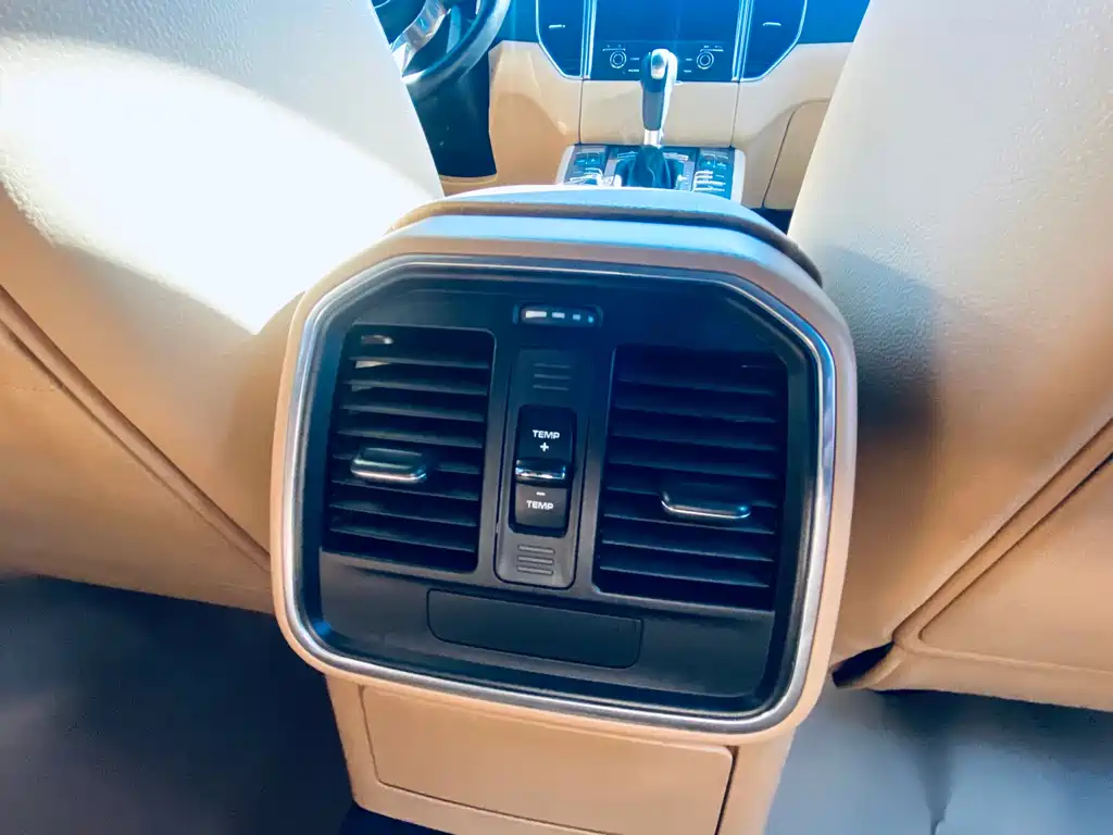 Porsche Macan — миниатюра 18