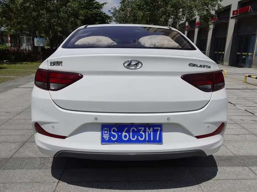 Hyundai Elantra — миниатюра 6