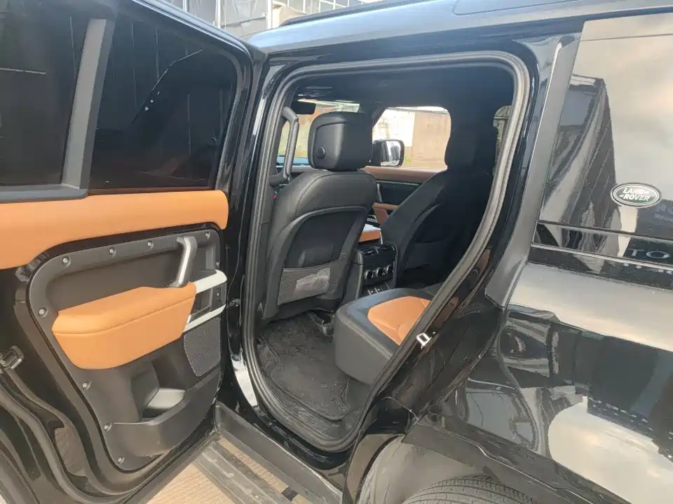 Land Rover Defender — миниатюра 7