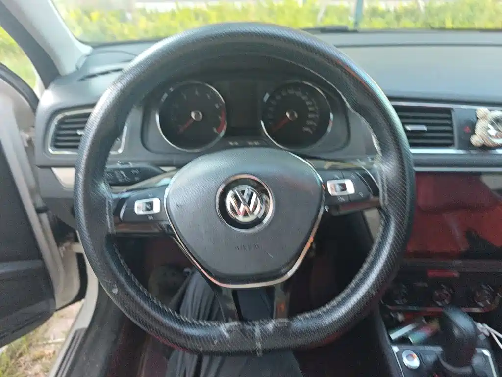 Volkswagen Lavida — миниатюра 3