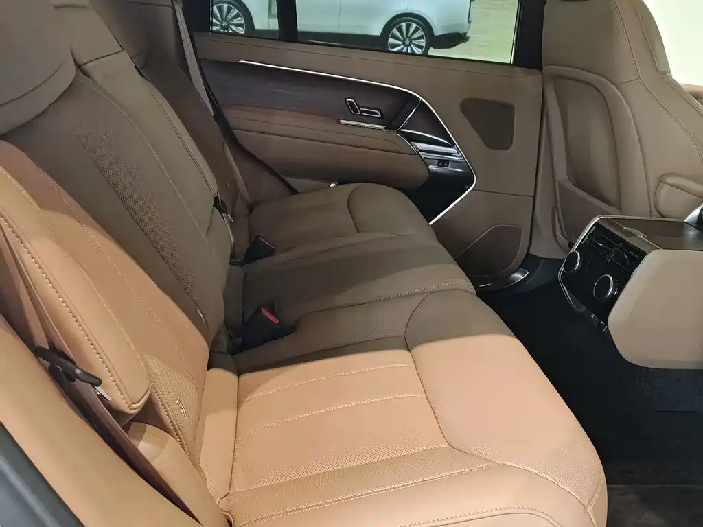 Land Rover Range Rover — миниатюра 8