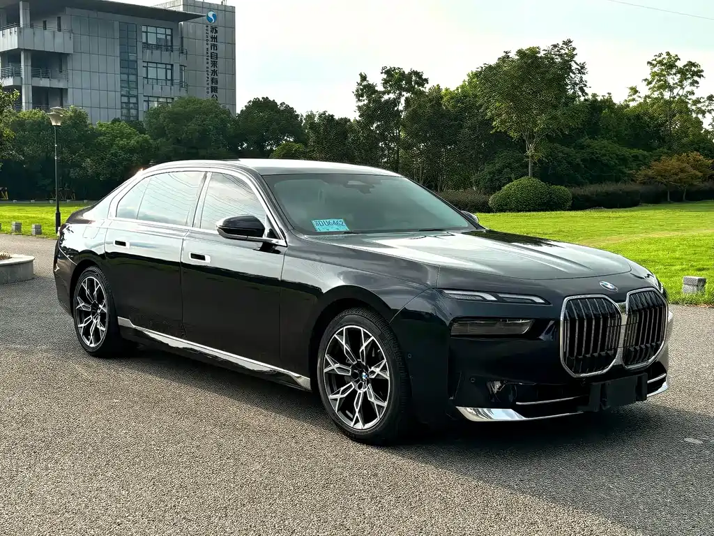 BMW 7 Series — миниатюра 2