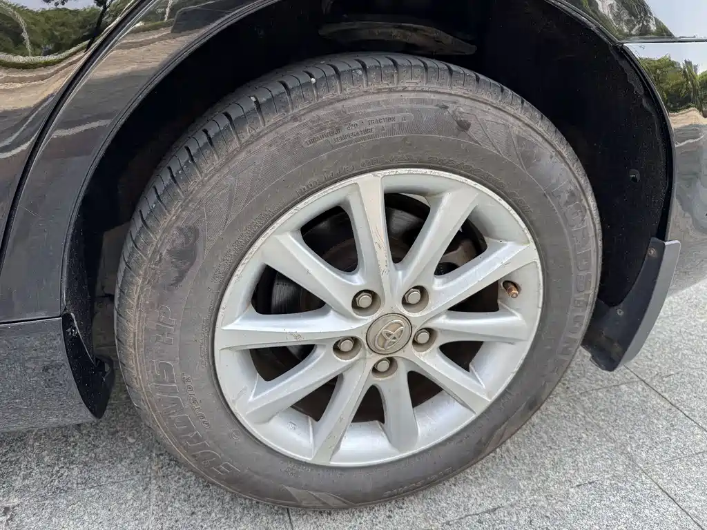 Toyota Camry — миниатюра 13
