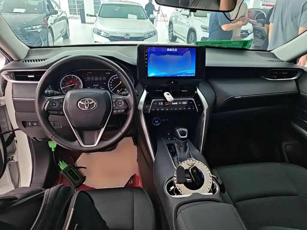 Toyota Harrier — миниатюра 10