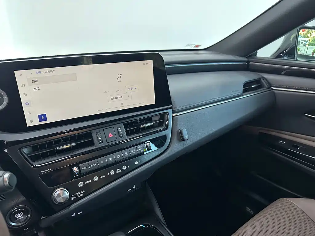 Lexus ES — миниатюра 15