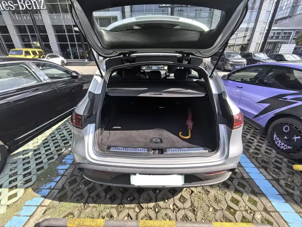 Mercedes-Benz EQC — миниатюра 10