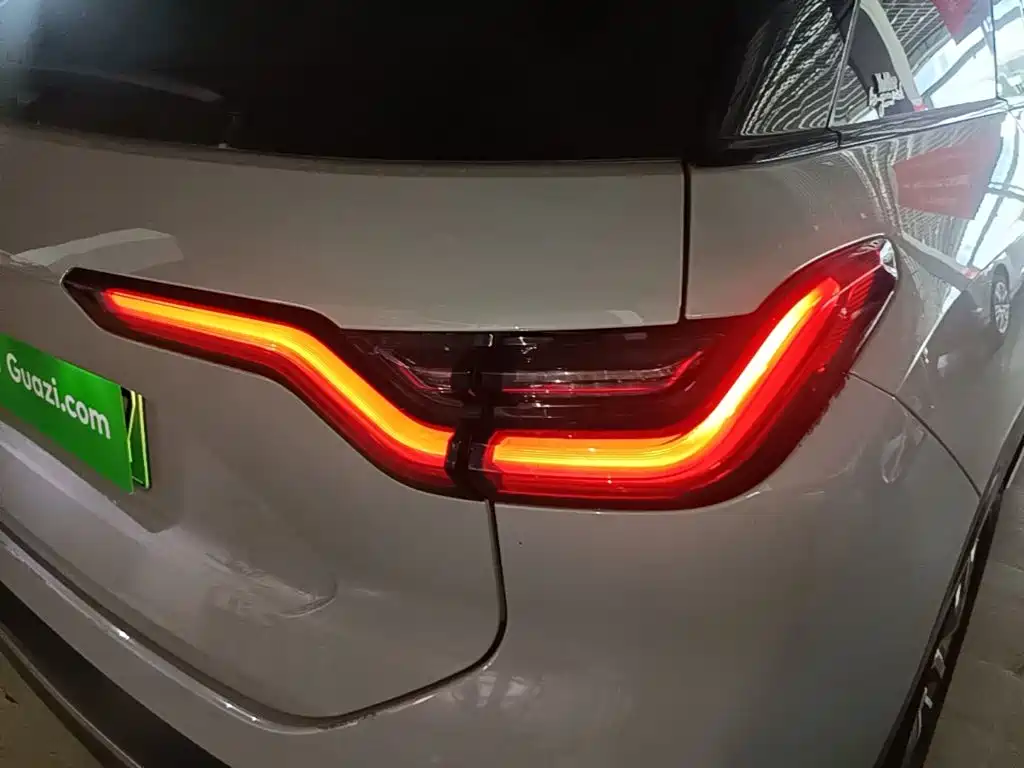 NIO ES6 — миниатюра 8