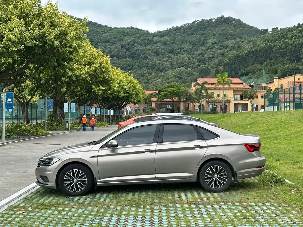 Volkswagen Sagitar — миниатюра 7