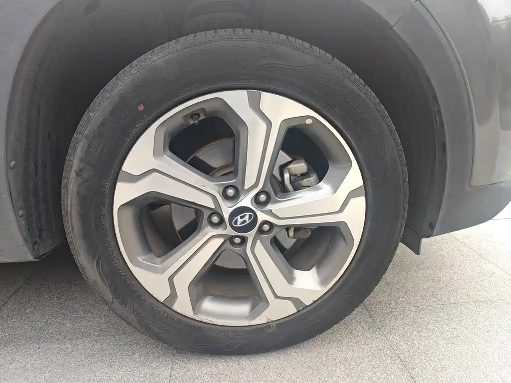 Hyundai Santa Fe — миниатюра 9