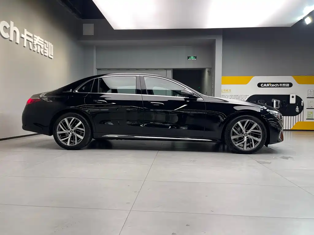 Mercedes-Benz E-Class — миниатюра 6