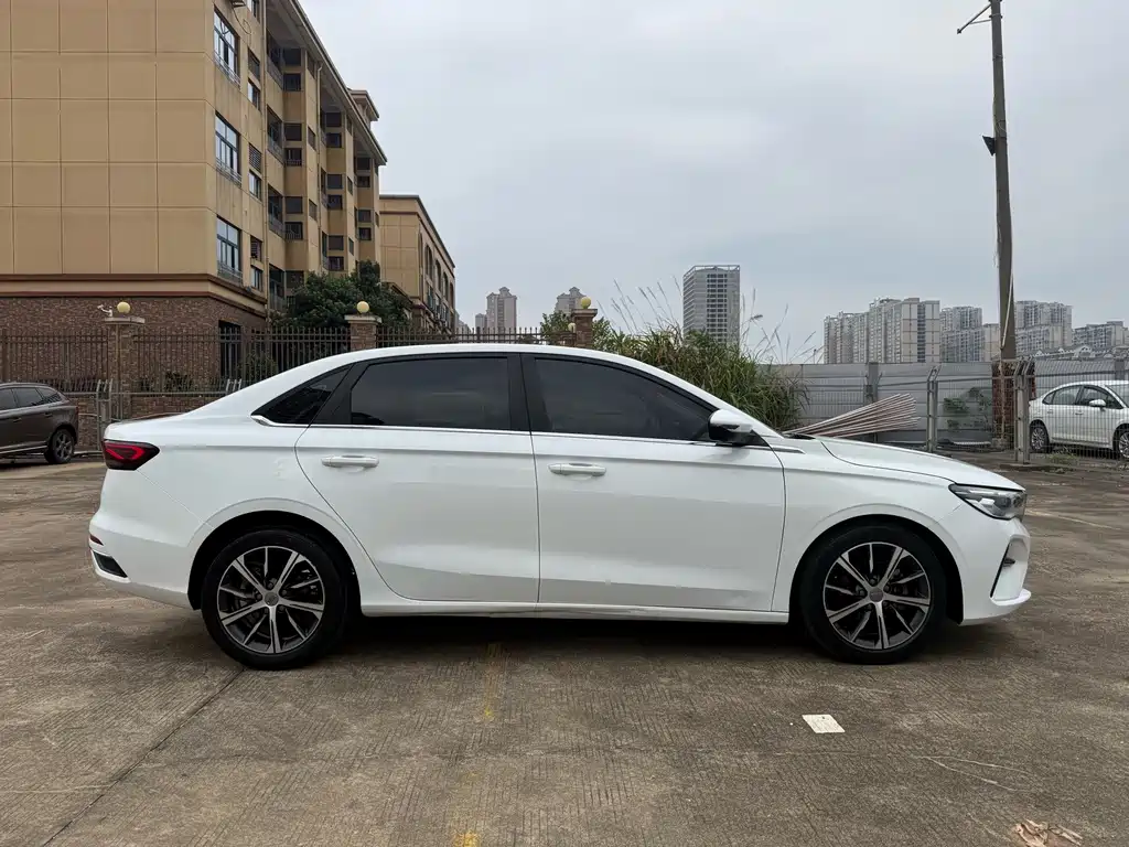 Geely Emgrand — миниатюра 5