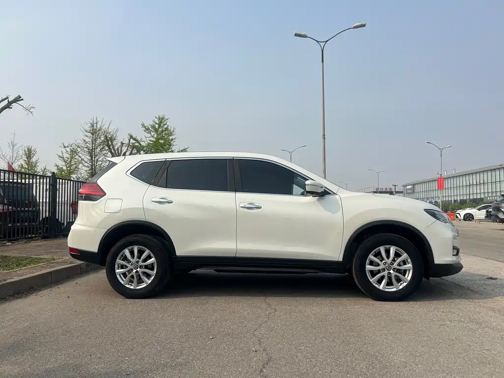 Nissan X-Trail — миниатюра 7