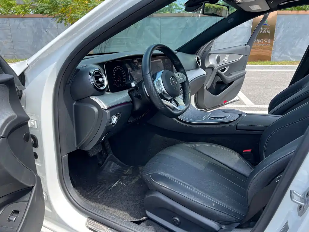 Mercedes-Benz E-Class (Import) — миниатюра 9