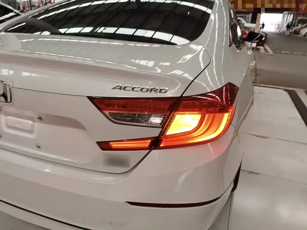 Honda Accord — миниатюра 8