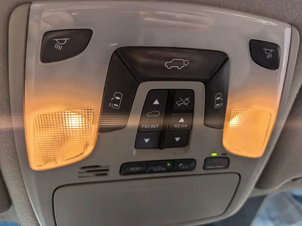 Toyota Sienna — миниатюра 13