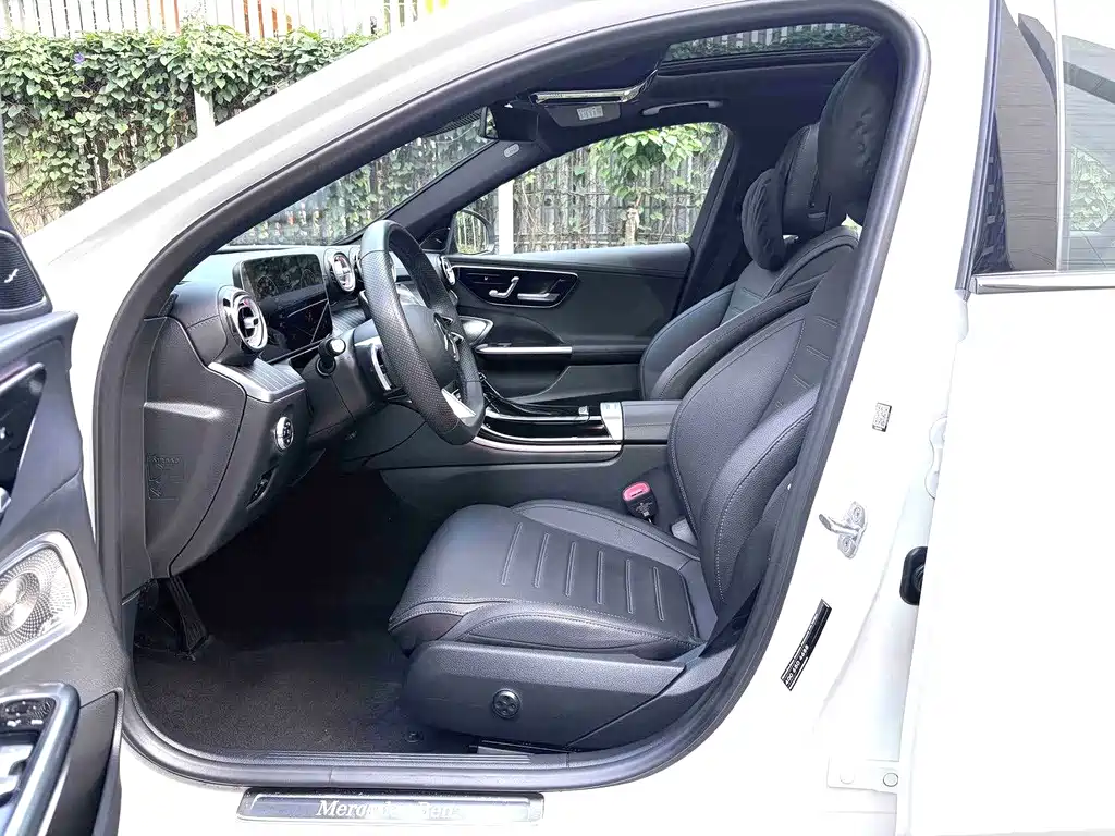 Mercedes-Benz C-Class — миниатюра 5