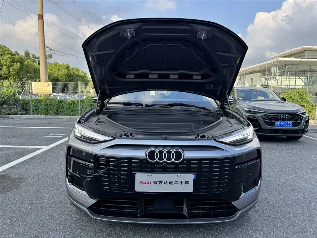 Audi Q6L e-tron