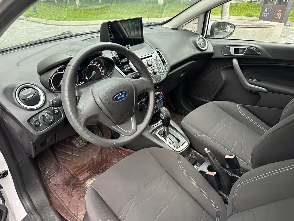 Ford Fiesta Hatchback 1.5L Auto Class Fashion Type, фото 14