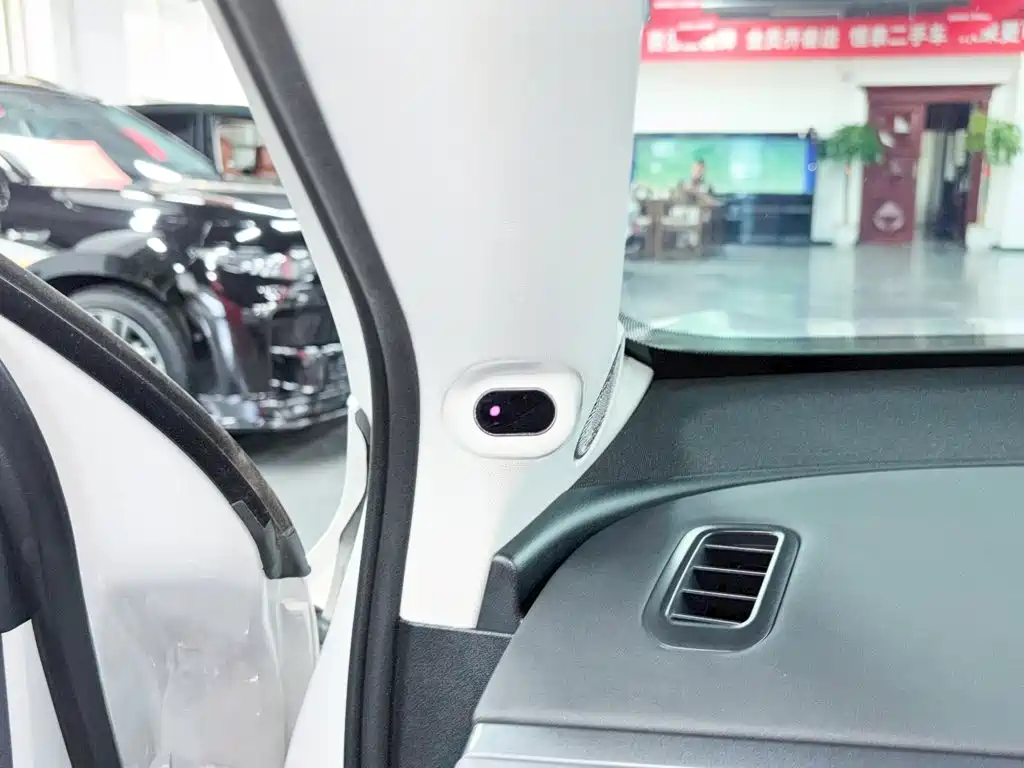 Leapmotor Leapmotor C10 — миниатюра 20