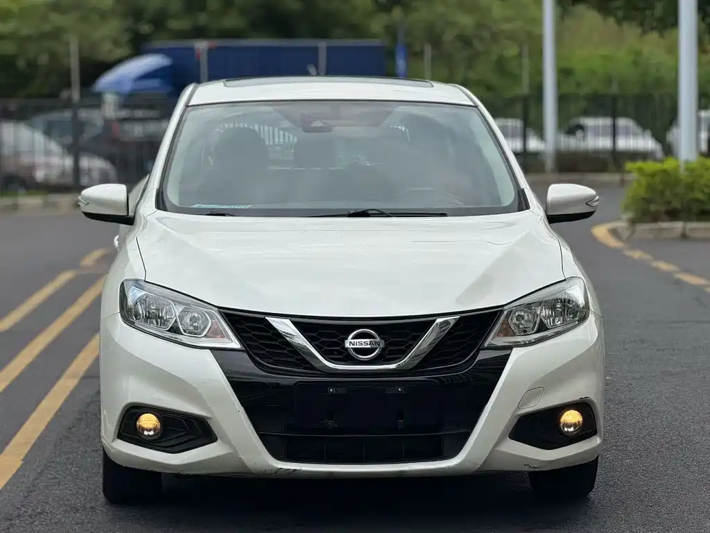 Nissan Tiida — миниатюра 2