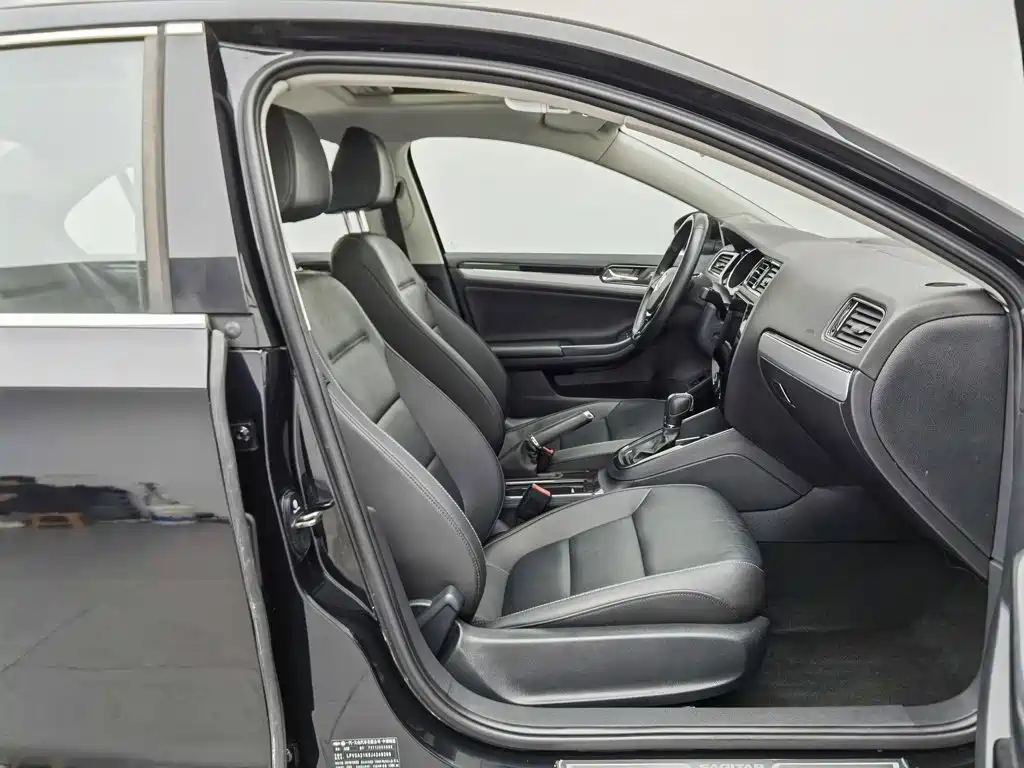 Volkswagen Sagitar — миниатюра 23