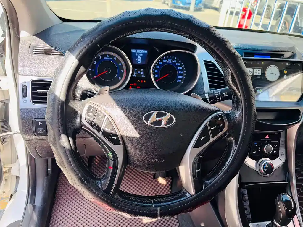 Hyundai Elantra Langdong — миниатюра 10