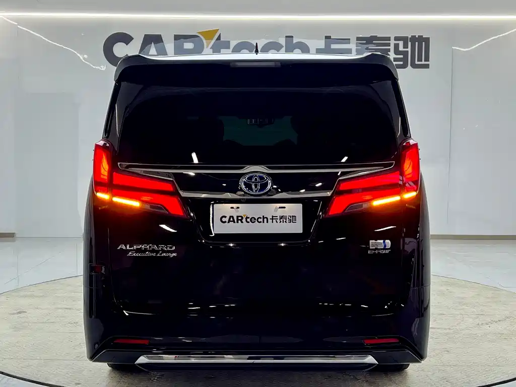 Toyota Alphard — миниатюра 5