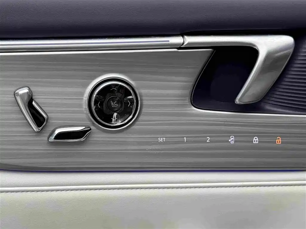 Buick GL8 Hybrid — миниатюра 21