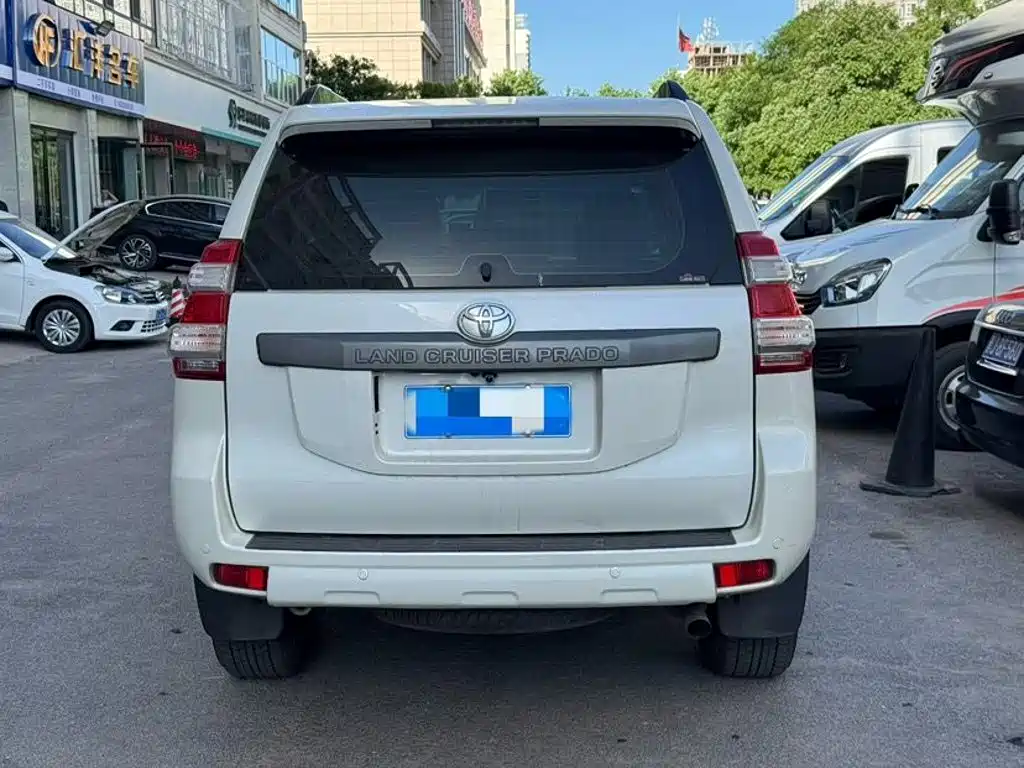 Toyota Prado — миниатюра 8