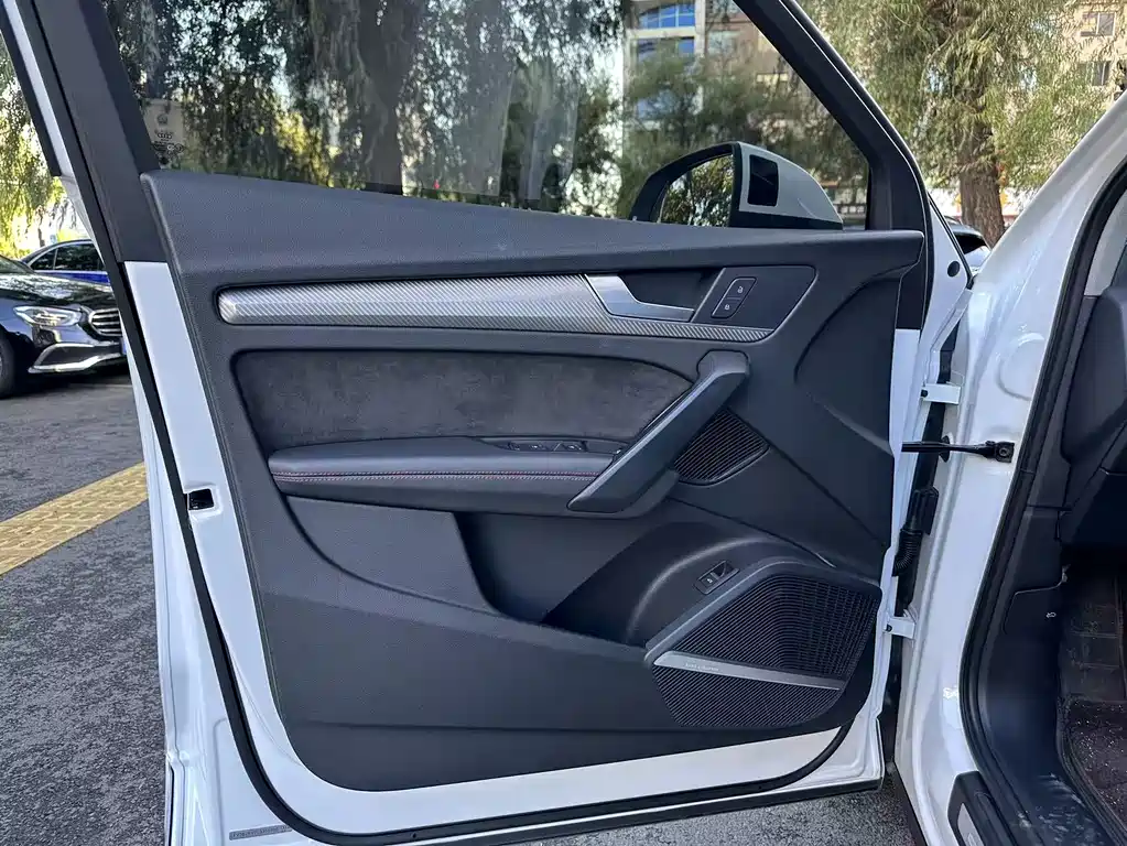 Audi Q5L — миниатюра 10