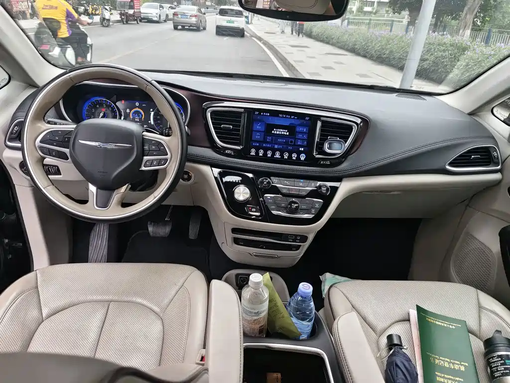 Chrysler Grand Voyager (Import) — миниатюра 6